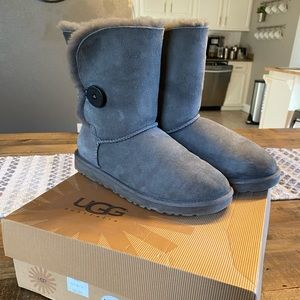 UGG Bailey Button Boots Grey Womens Size 8